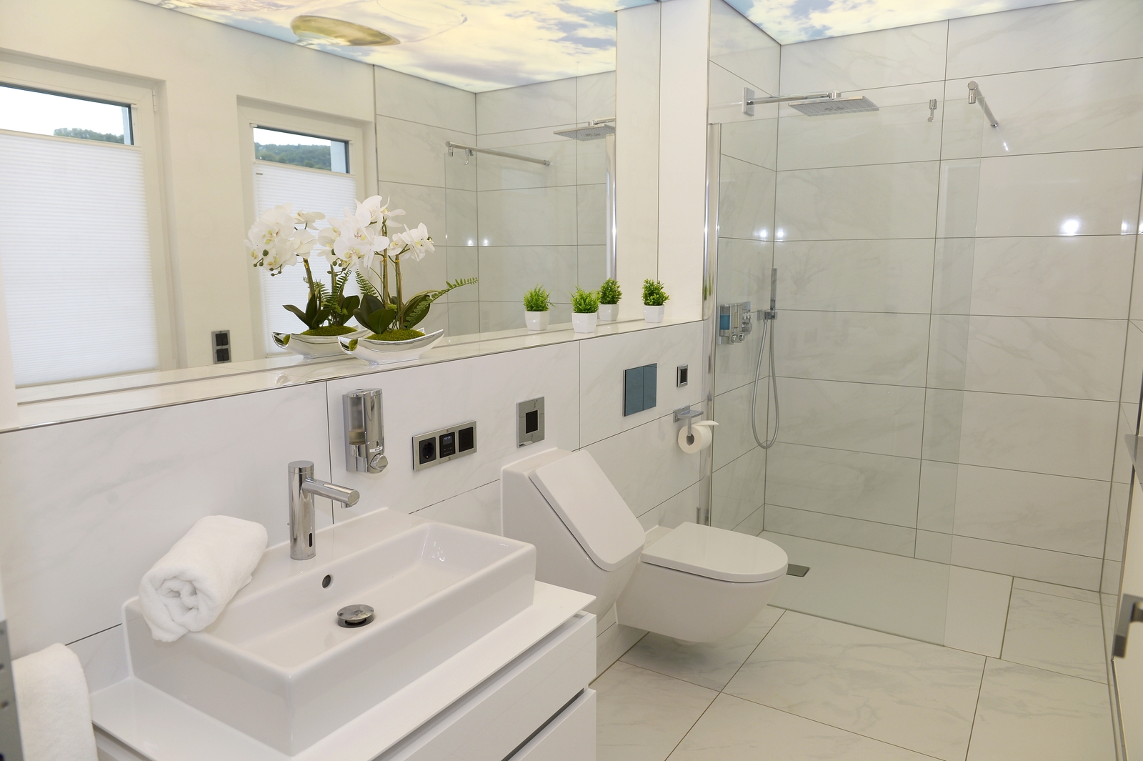 Modernes Badezimmer