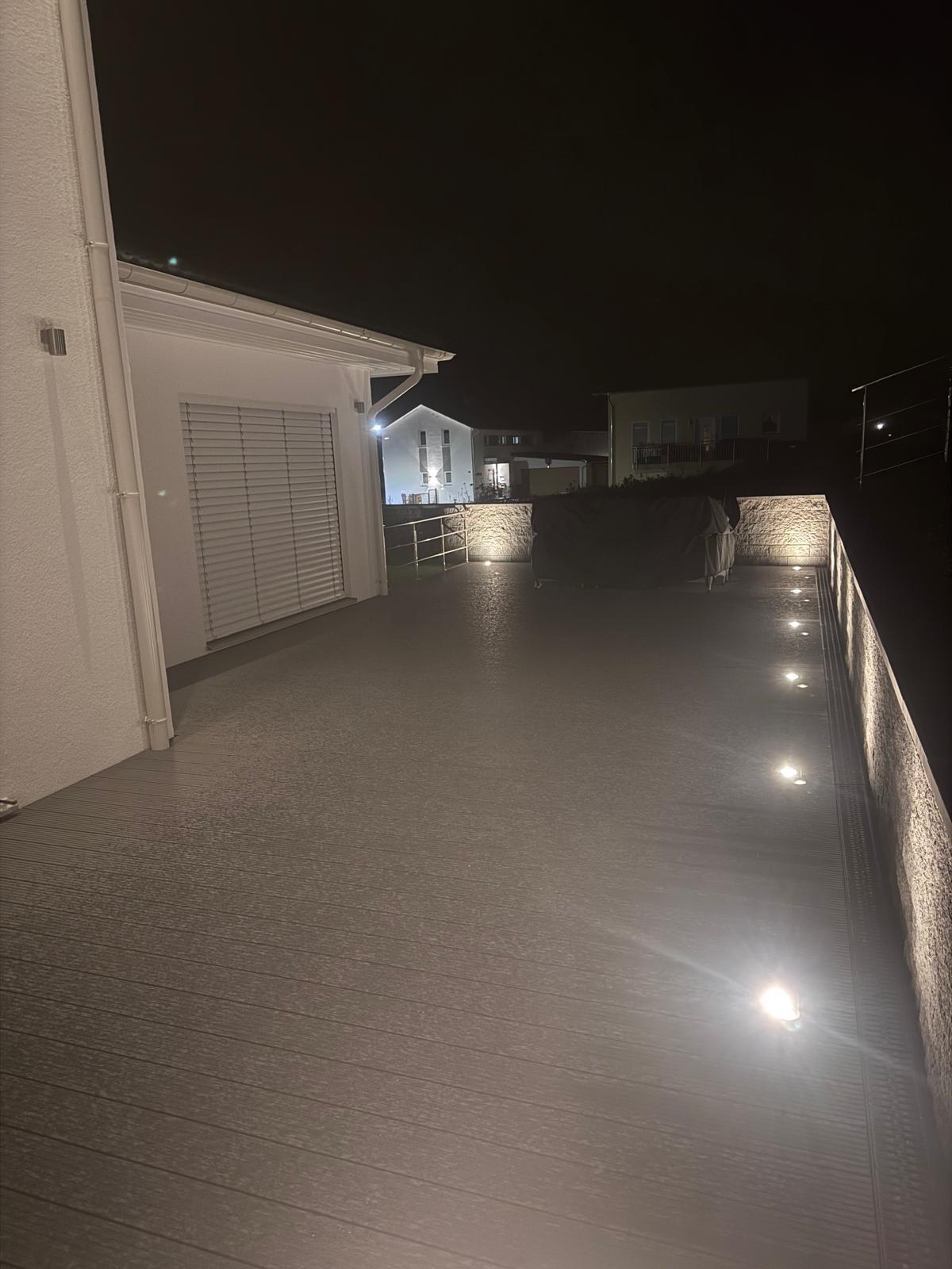 Außenbereich bei Nacht