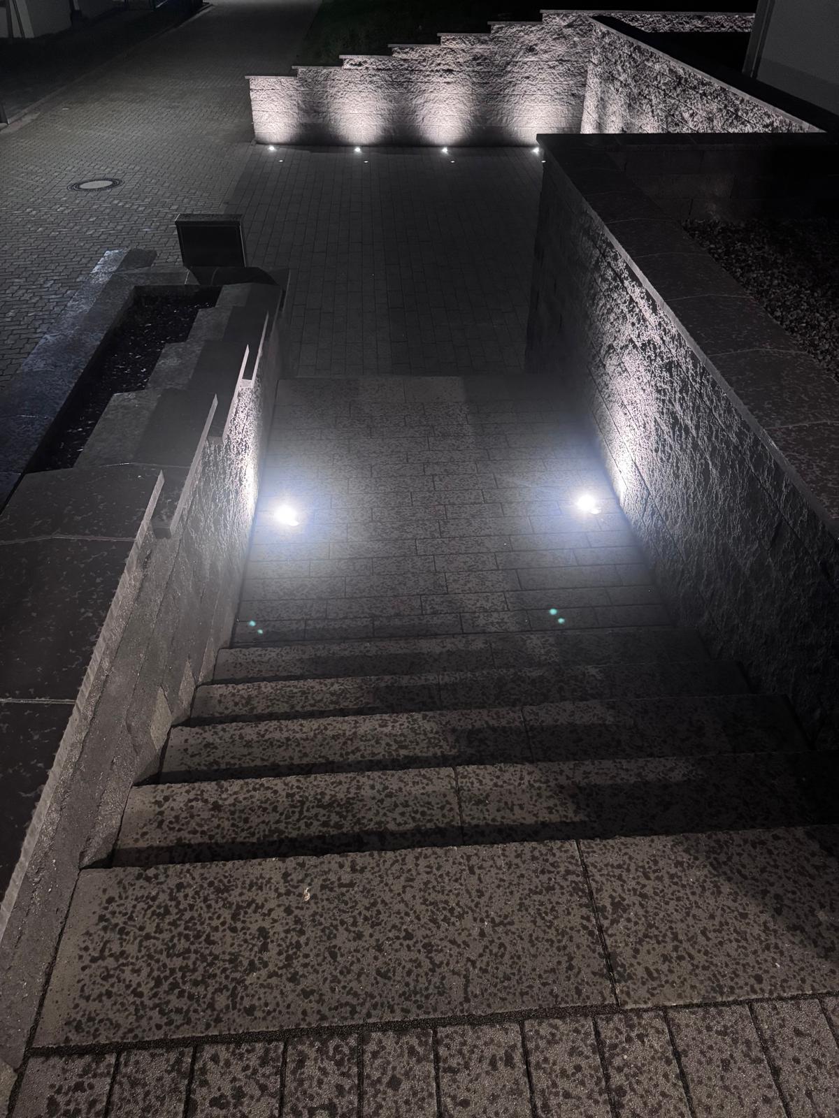 Außenweg und Hauszugang