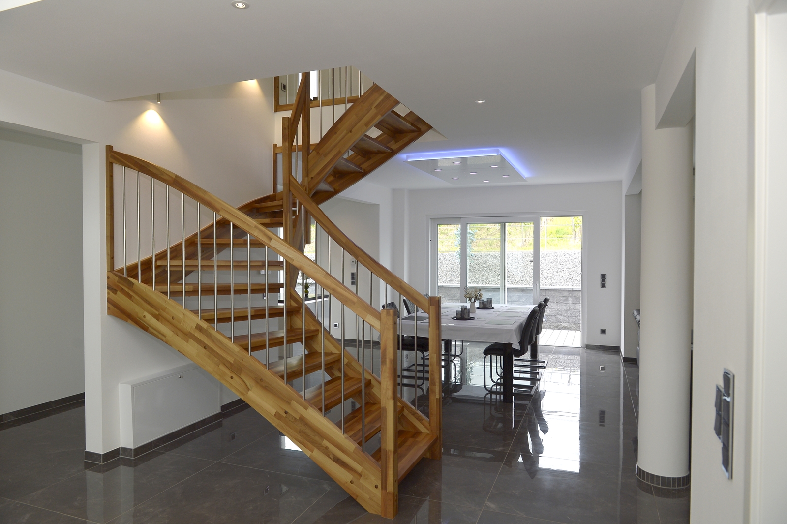 Eingangsbereich und Treppe